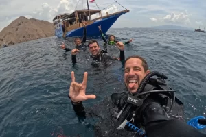 Azul-Komodo-divers-Asmara