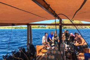 azul-komodo-biru-asmara-briefing